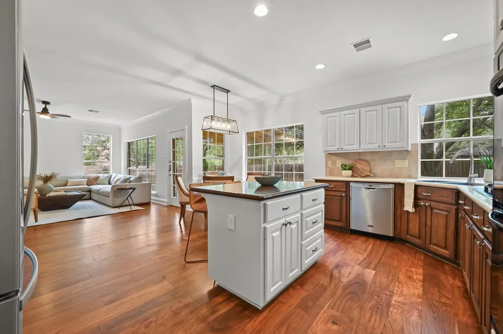 4030 Shavano Drive Austin TX 78749