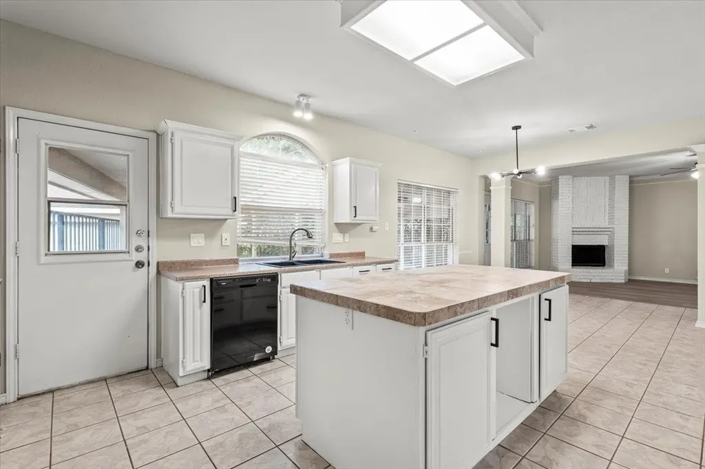5916 Rickerhill Lane Austin TX 78739