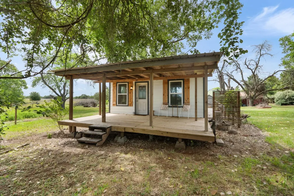10843 Us Highway 90 W Harwood TX 78632