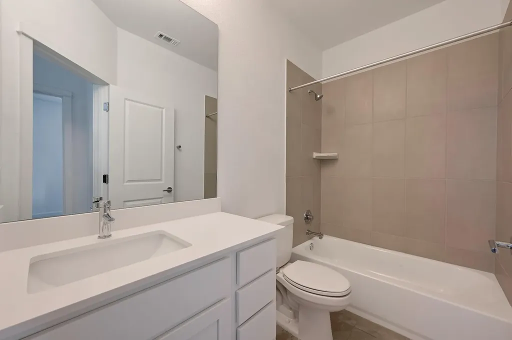 462 Orleanian Drive Buda TX 78610