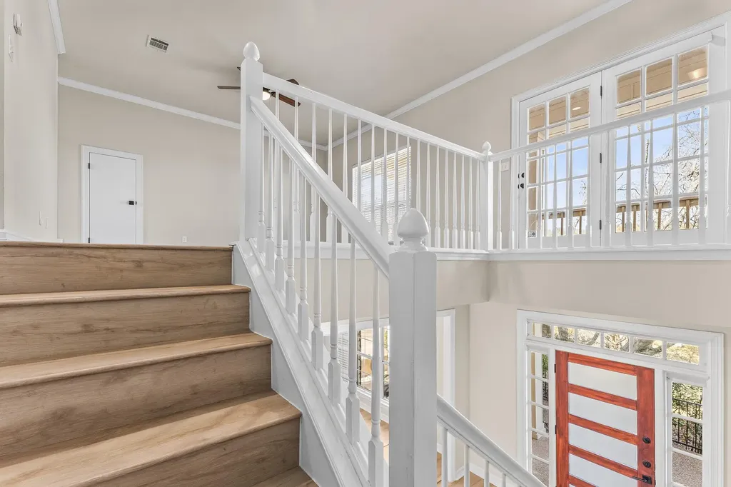 5901 Round Table Cove Austin TX 78746