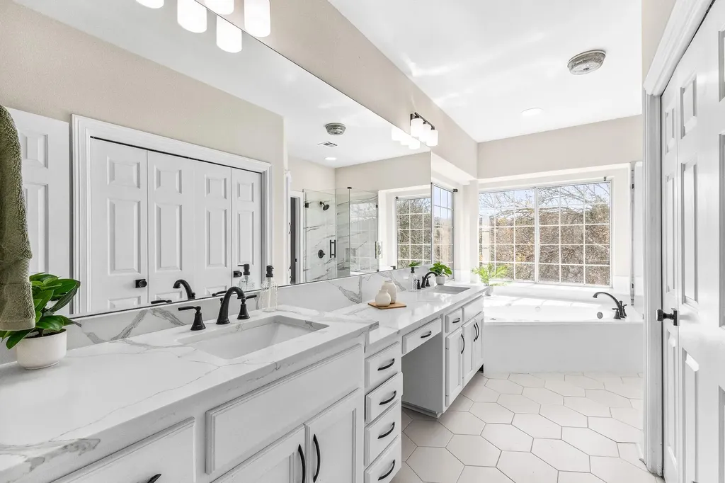 5901 Round Table Cove Austin TX 78746
