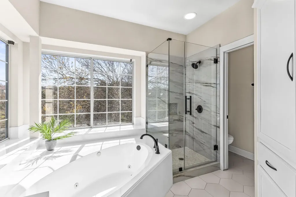 5901 Round Table Cove Austin TX 78746