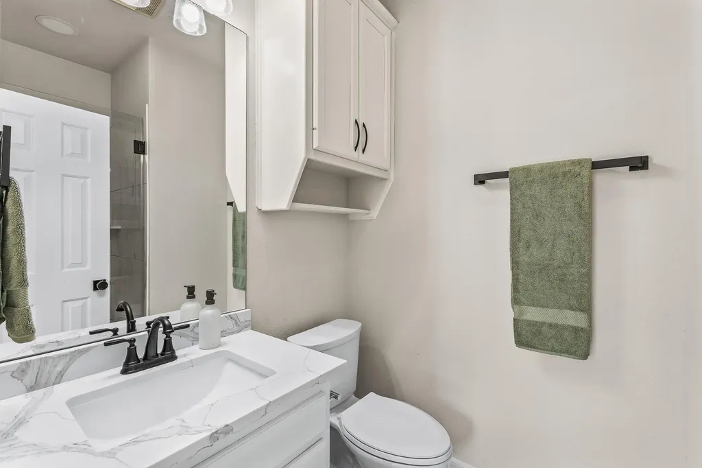 5901 Round Table Cove Austin TX 78746