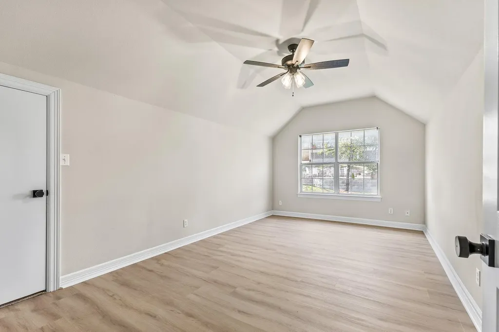 5901 Round Table Cove Austin TX 78746
