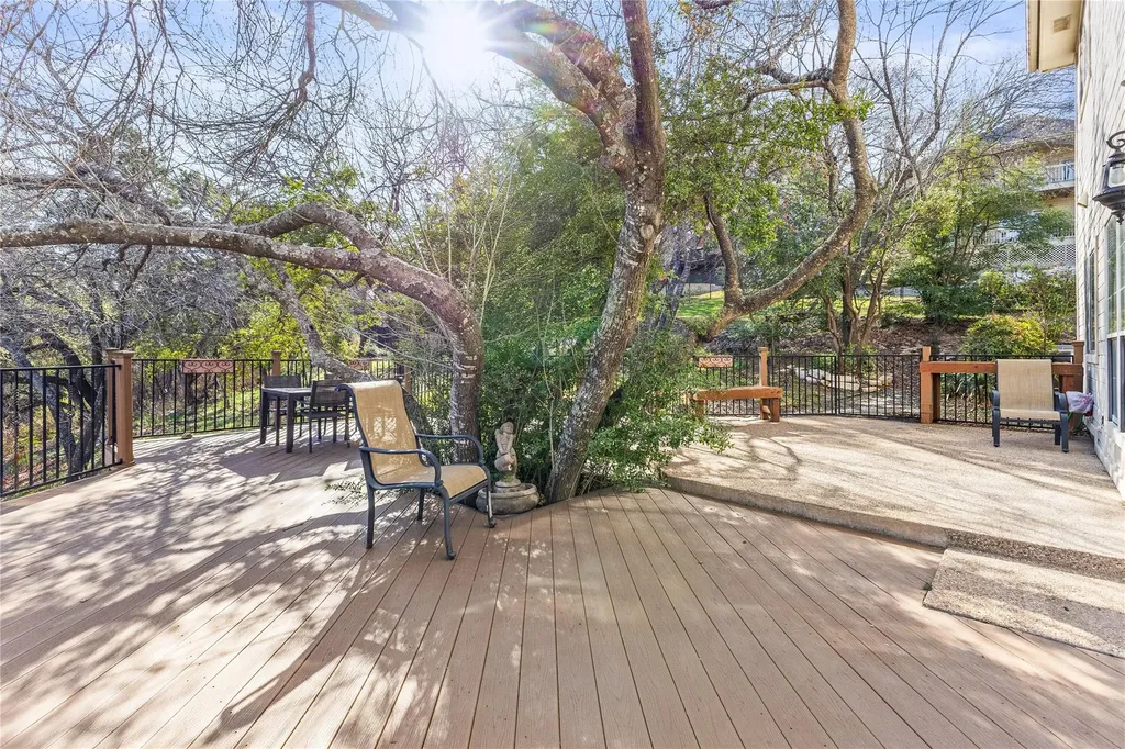 5901 Round Table Cove Austin TX 78746