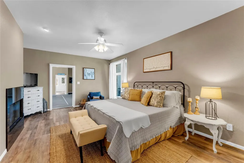 319 Meadowlakes Drive Marble Falls TX 78654