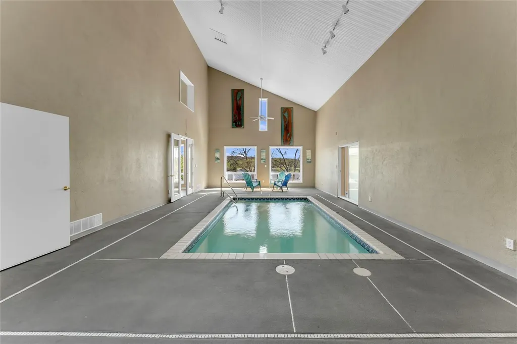319 Meadowlakes Drive Marble Falls TX 78654