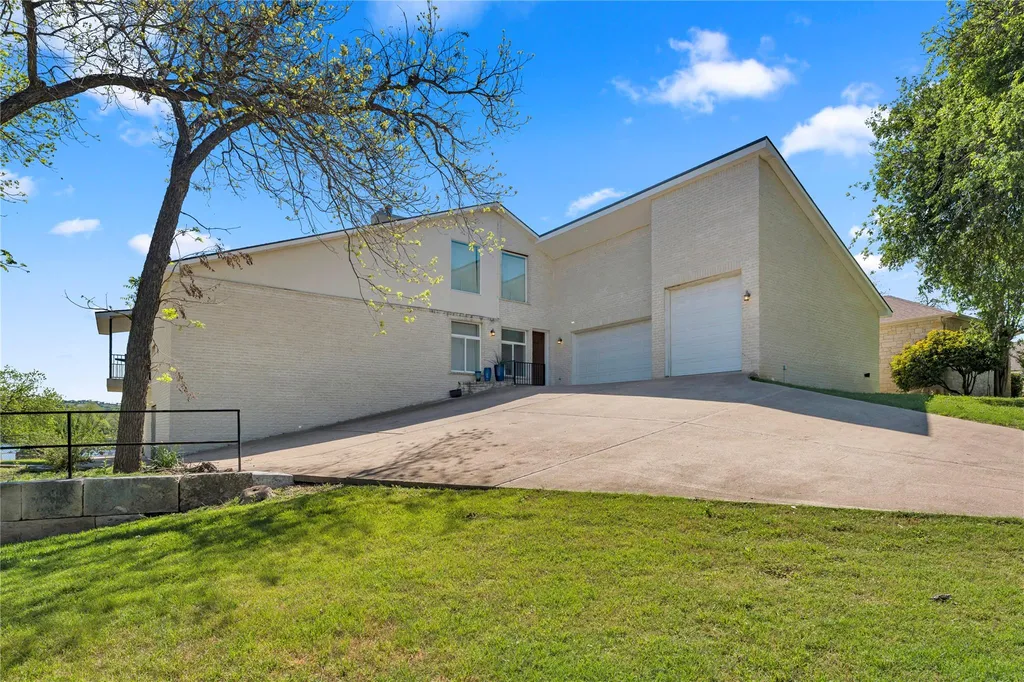 319 Meadowlakes Drive Marble Falls TX 78654