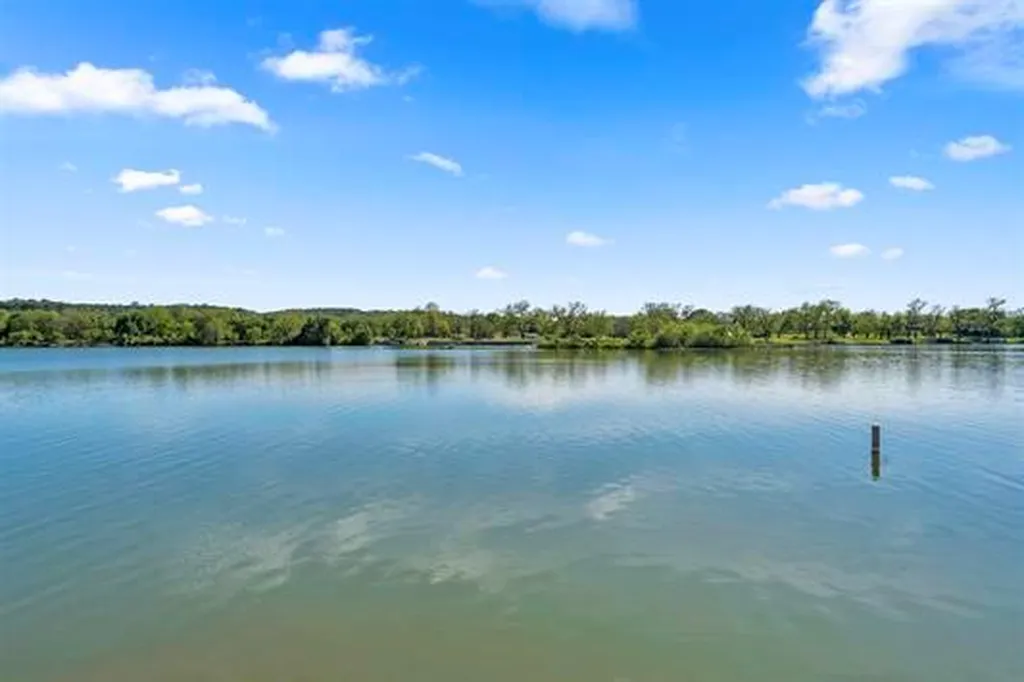319 Meadowlakes Drive Marble Falls TX 78654