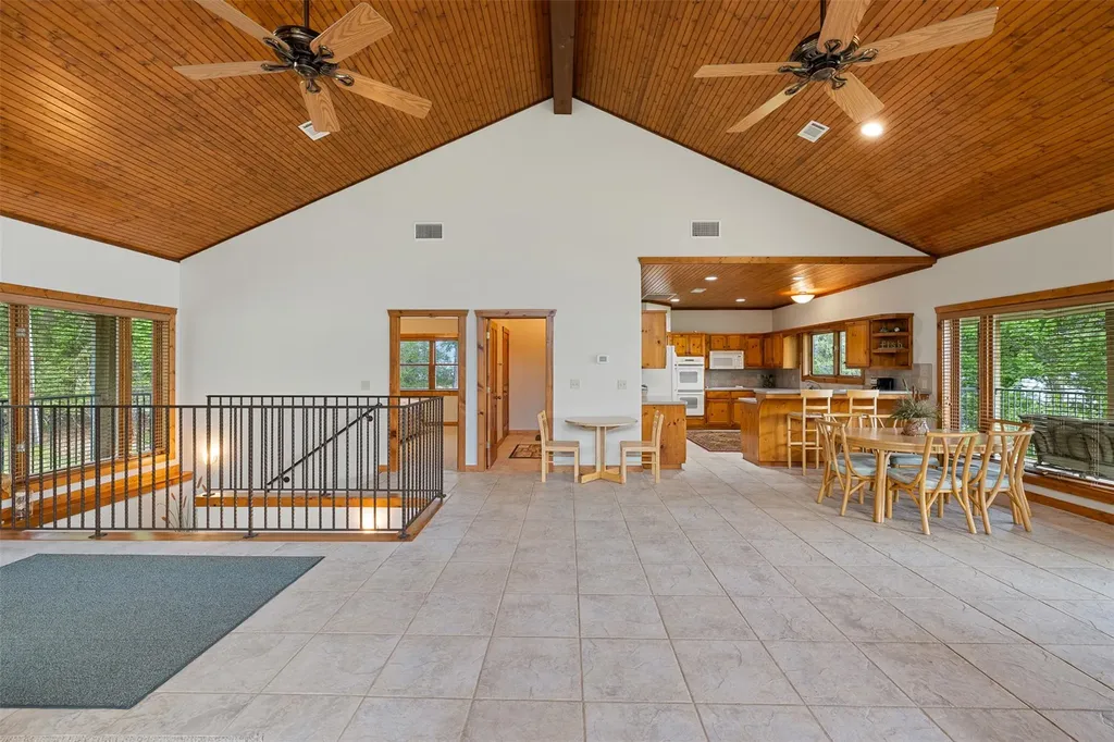 10959 Clyde Acord Road Franklin TX 77856