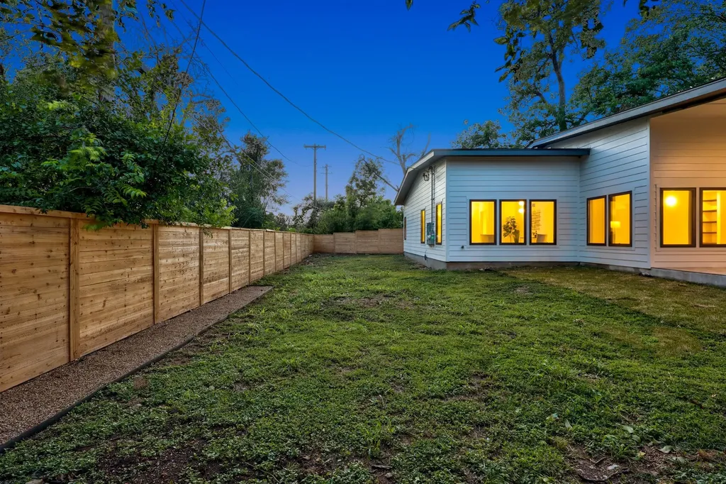 3007 Village Drive Austin TX 78731