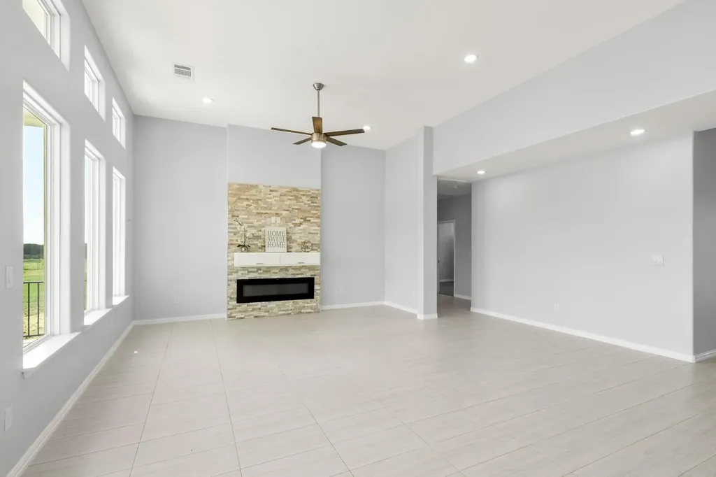 1136 Country Road 484 Road Elgin TX 78621