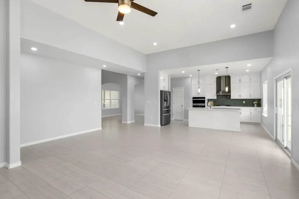 1136 Country Road 484 Road Elgin TX 78621