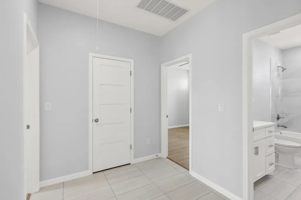 1136 Country Road 484 Road Elgin TX 78621