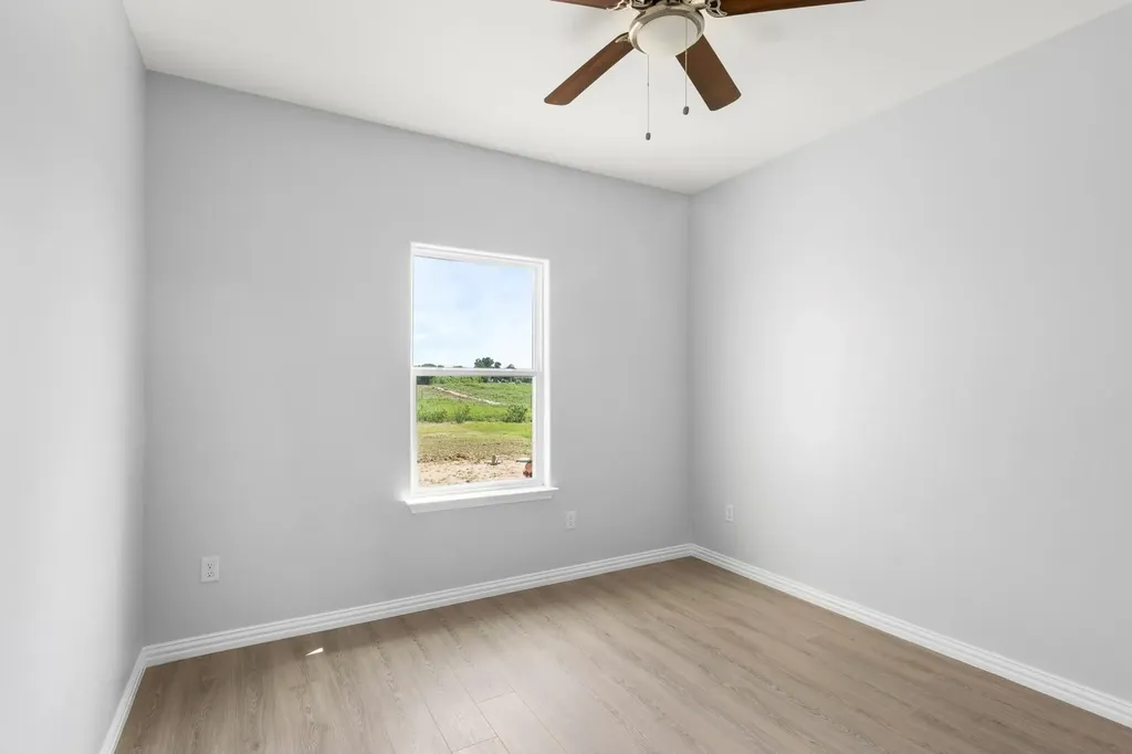 1136 Country Road 484 Road Elgin TX 78621
