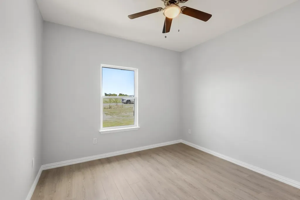 1136 Country Road 484 Road Elgin TX 78621