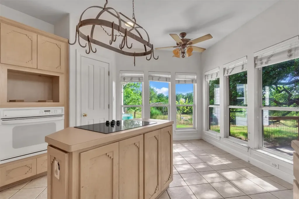 1120 Meadow Ridge Drive Dripping Springs TX 78620