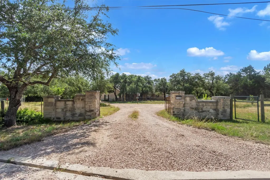 1120 Meadow Ridge Drive Dripping Springs TX 78620