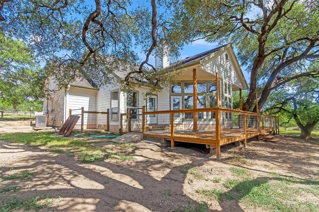 1120 Meadow Ridge Drive Dripping Springs TX 78620