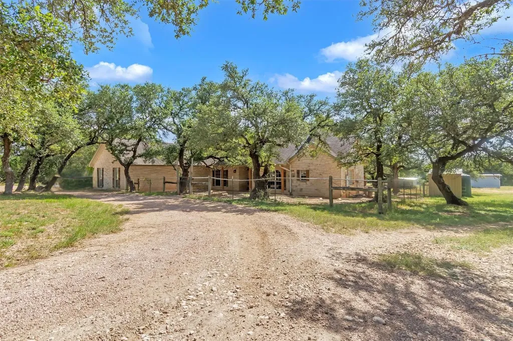 1120 Meadow Ridge Drive Dripping Springs TX 78620