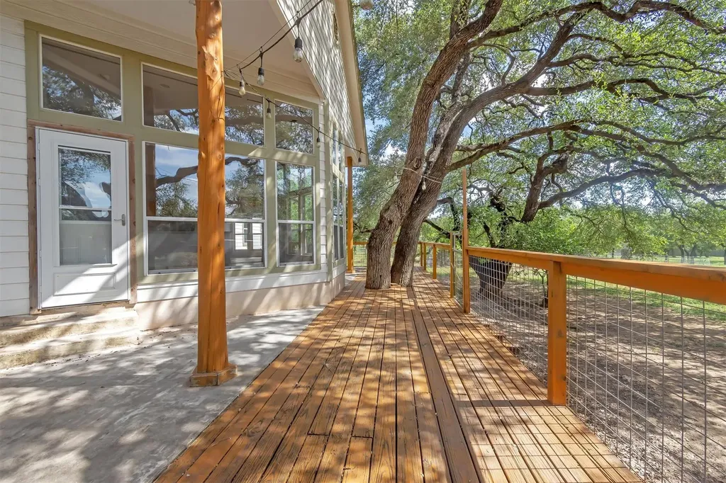 1120 Meadow Ridge Drive Dripping Springs TX 78620