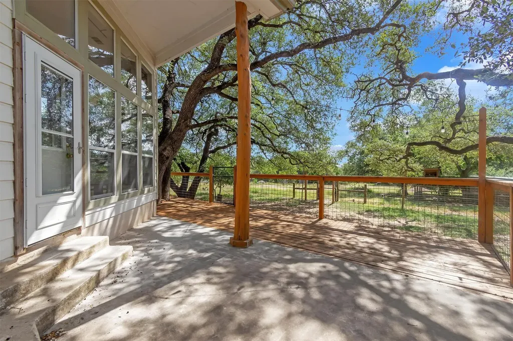 1120 Meadow Ridge Drive Dripping Springs TX 78620