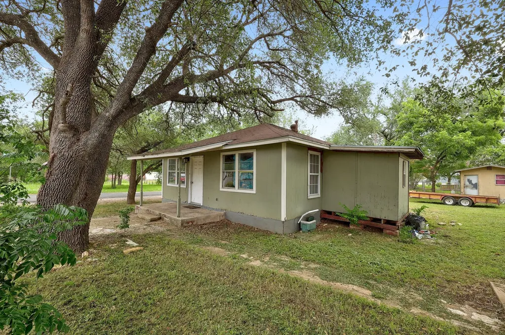 3007 Michoacan Drive Del Valle TX 78617