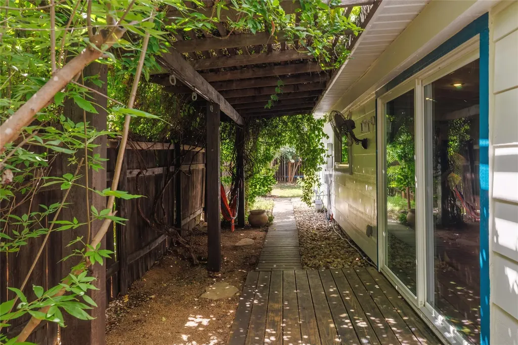 5625 Pinon Vista Drive Austin TX 78724