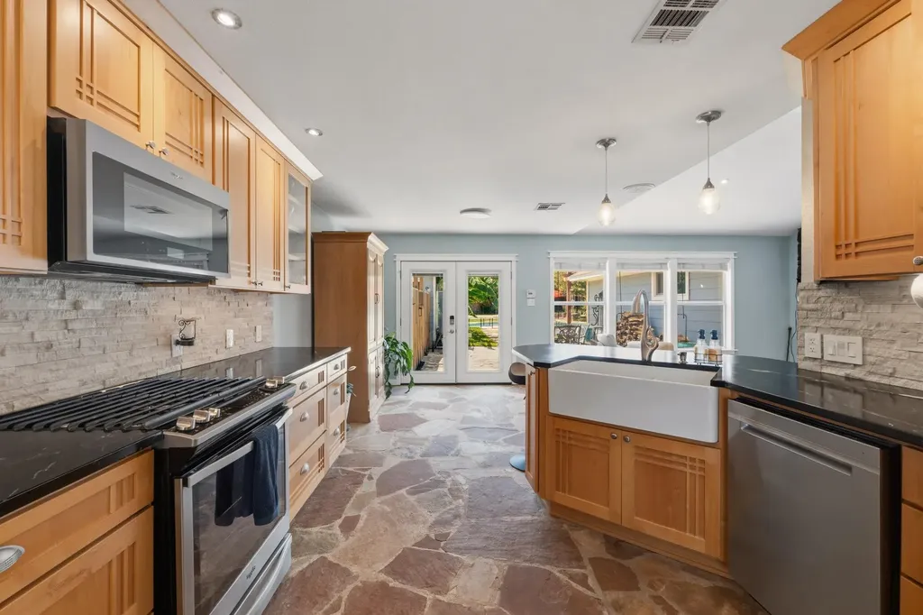 1817 Mason Creek Boulevard Leander TX 78641