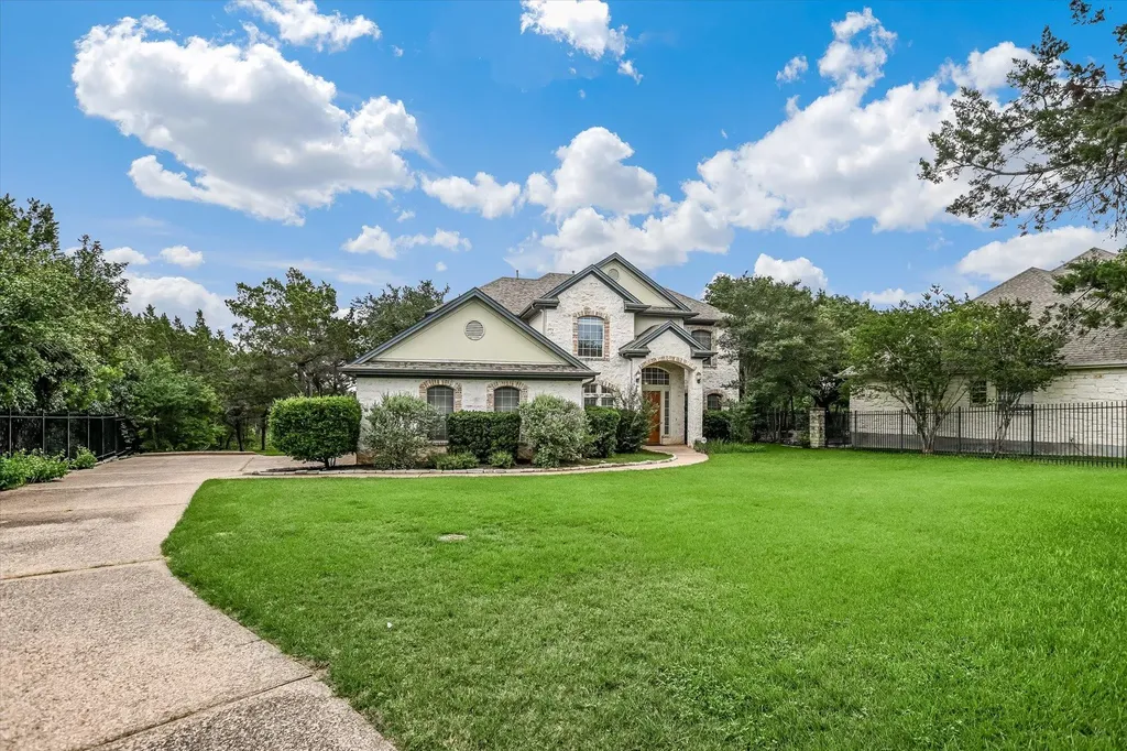 801 Chrissys Cove Austin TX 78733