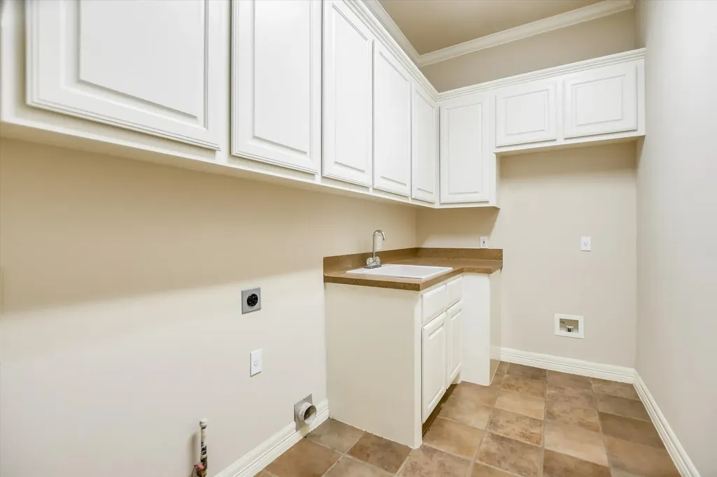 801 Chrissys Cove Austin TX 78733