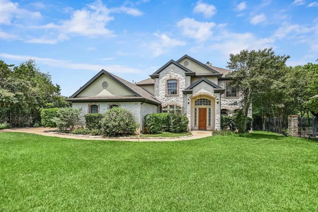 801 Chrissys Cove Austin TX 78733