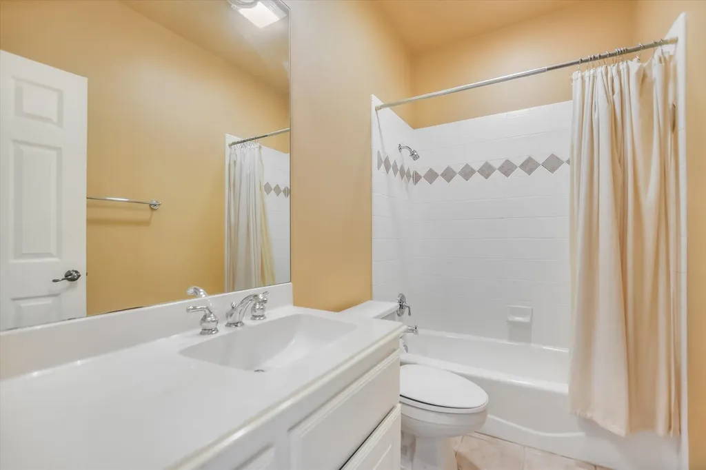 801 Chrissys Cove Austin TX 78733