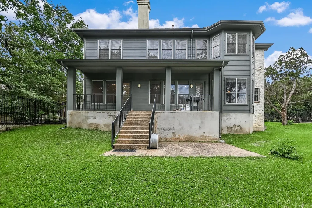 801 Chrissys Cove Austin TX 78733