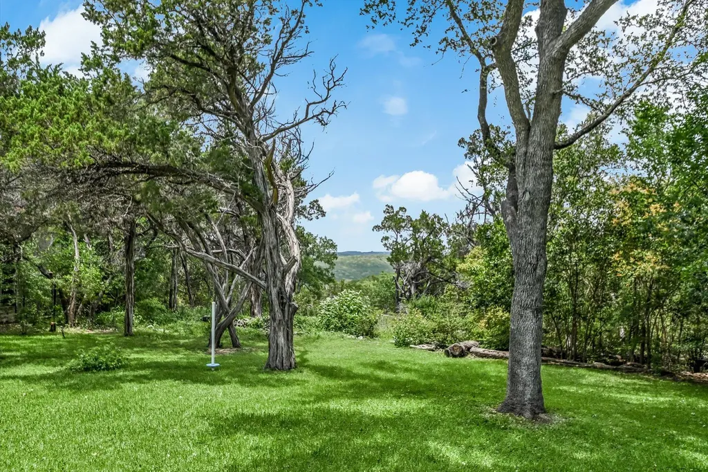 801 Chrissys Cove Austin TX 78733
