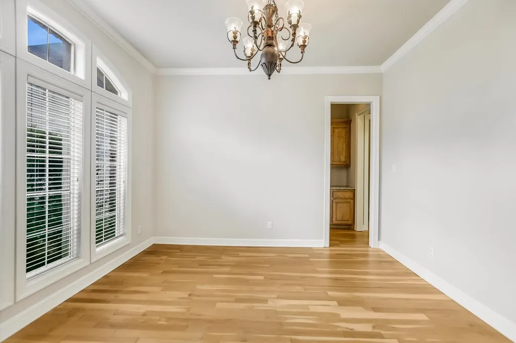 801 Chrissys Cove Austin TX 78733