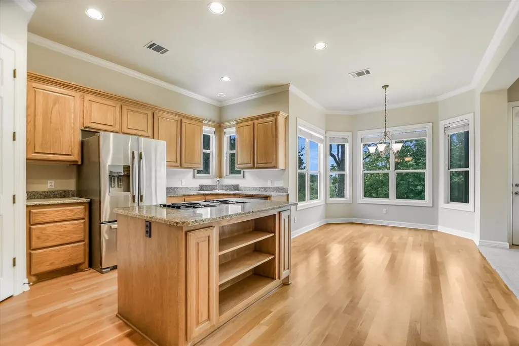801 Chrissys Cove Austin TX 78733