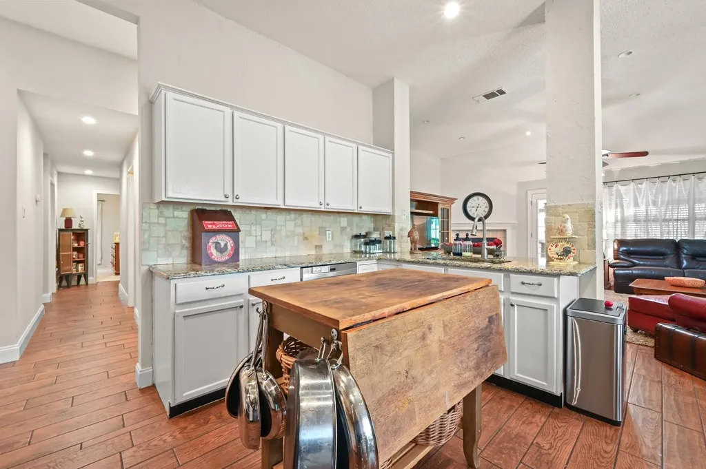 5907 Marchmont Lane Austin TX 78749