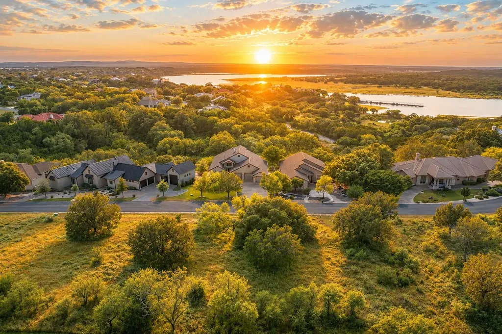 828 Wesley Ridge Drive Spicewood TX 78669