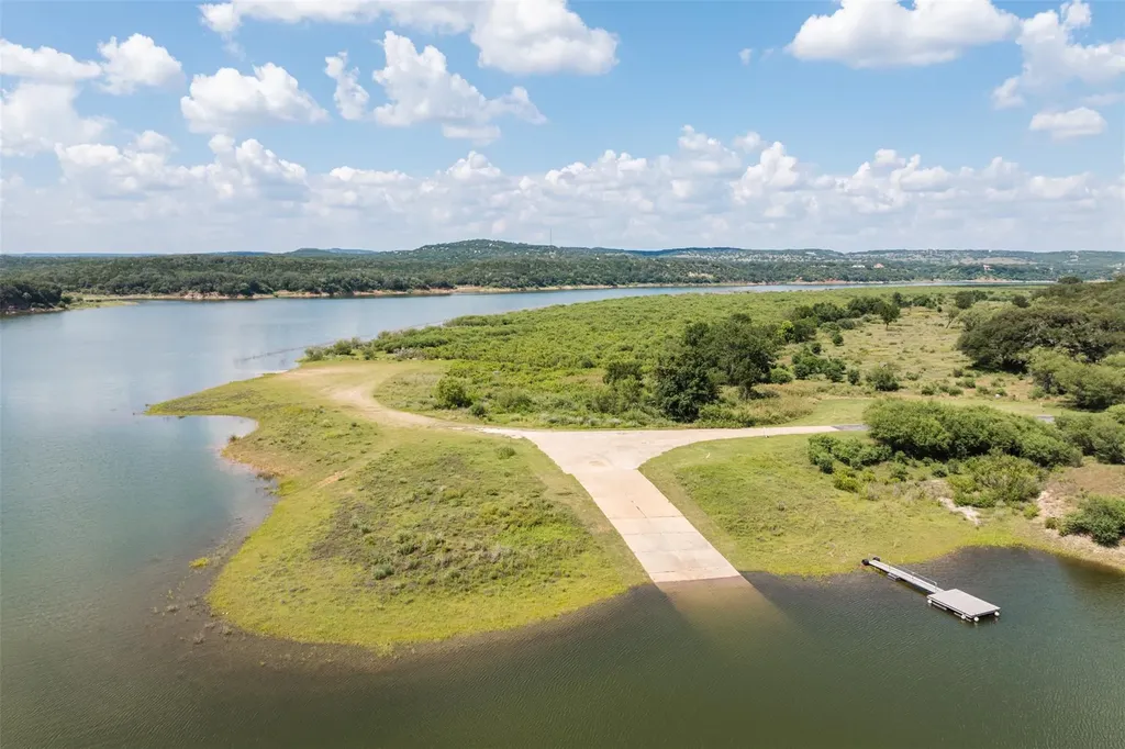 828 Wesley Ridge Drive Spicewood TX 78669