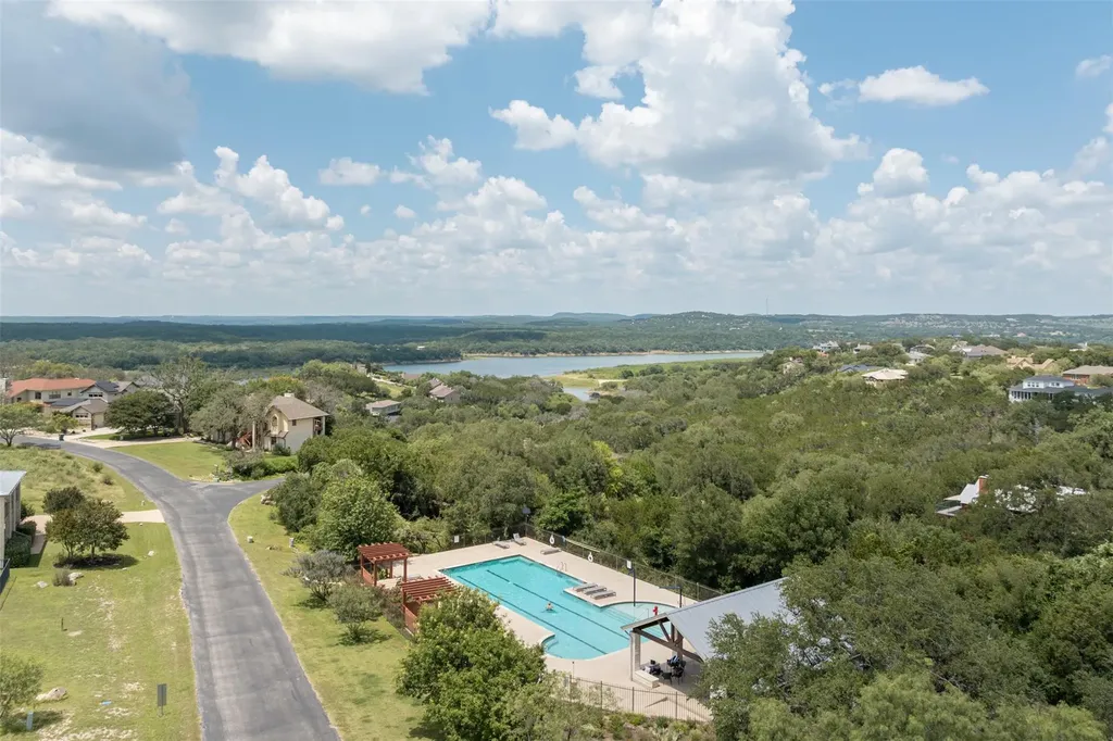 828 Wesley Ridge Drive Spicewood TX 78669