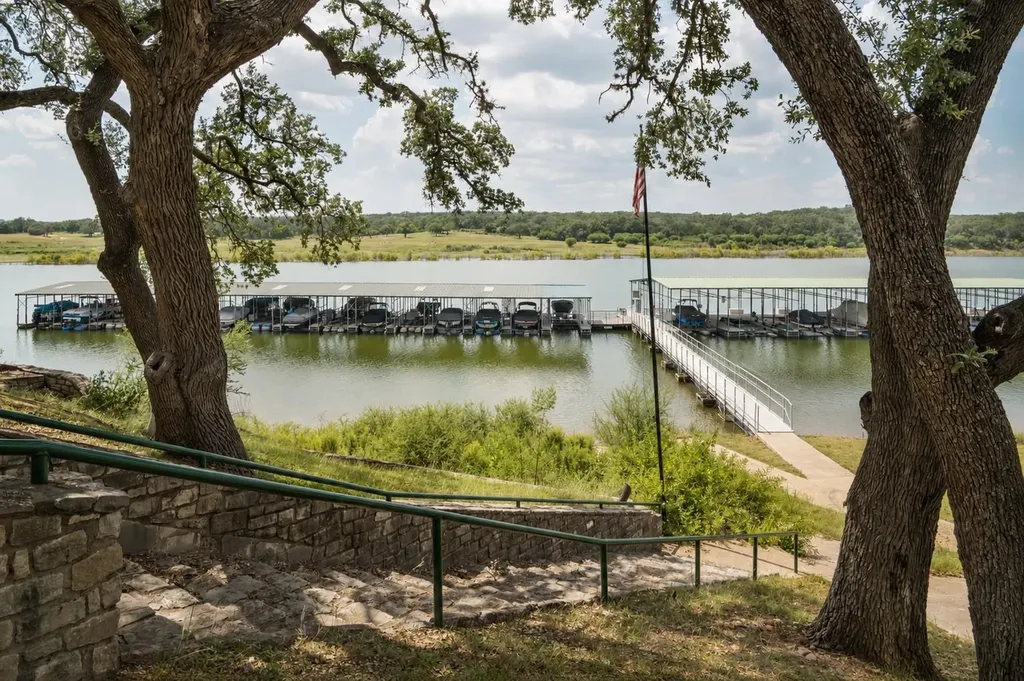 828 Wesley Ridge Drive Spicewood TX 78669