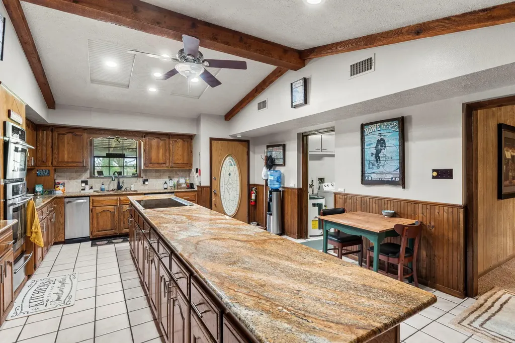 3345 E Austin Street Giddings TX 78942