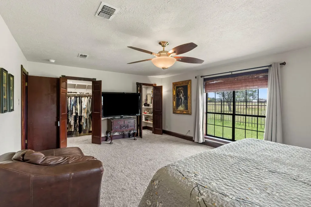 3345 E Austin Street Giddings TX 78942