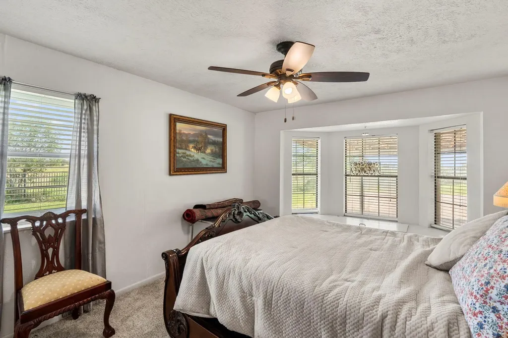 3345 E Austin Street Giddings TX 78942