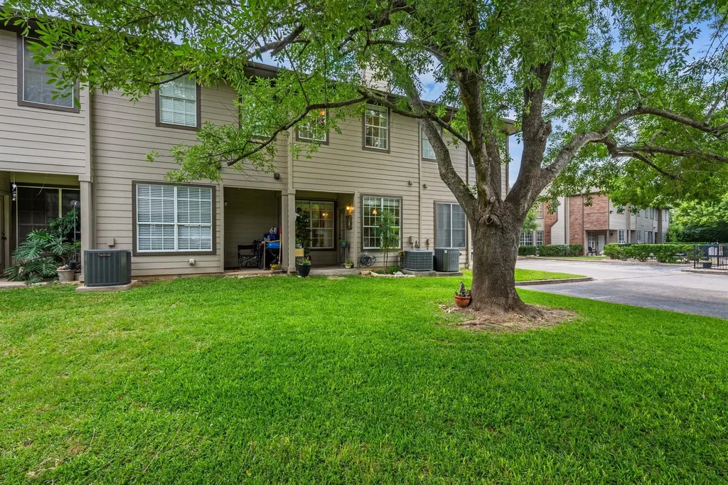 12401 Los Indios Trail Austin TX 78729