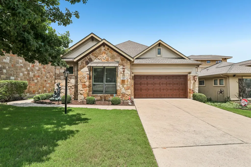 35 Prestonwood Circle Lakeway TX 78734