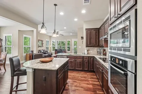 35 Prestonwood Circle Lakeway TX 78734