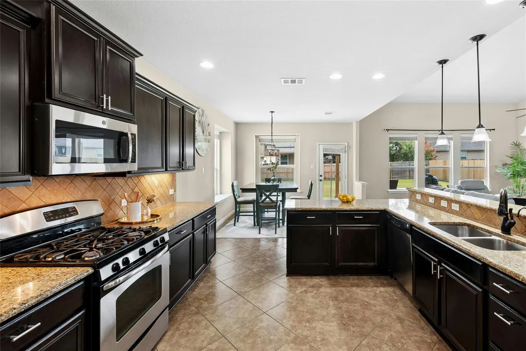 206 Paul Azinger Drive Round Rock TX 78664